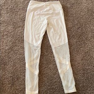 White VS sport leggings